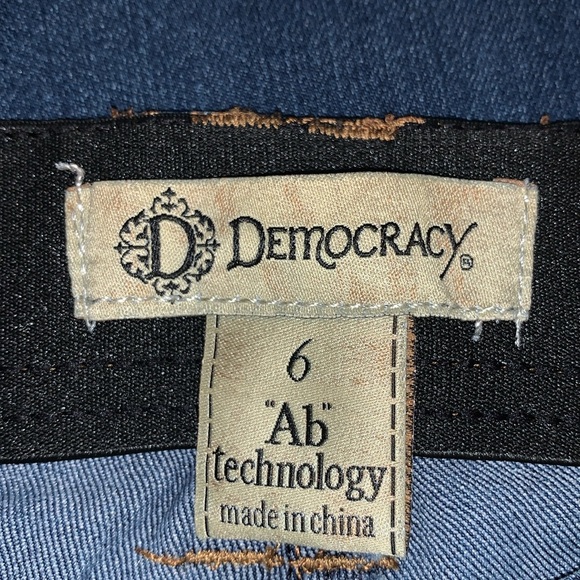 Democracy Jeans - Picture 3 of 7